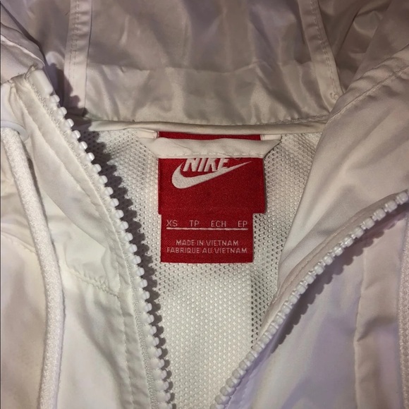 Nike windbreaker jacket - Picture 2 of 4